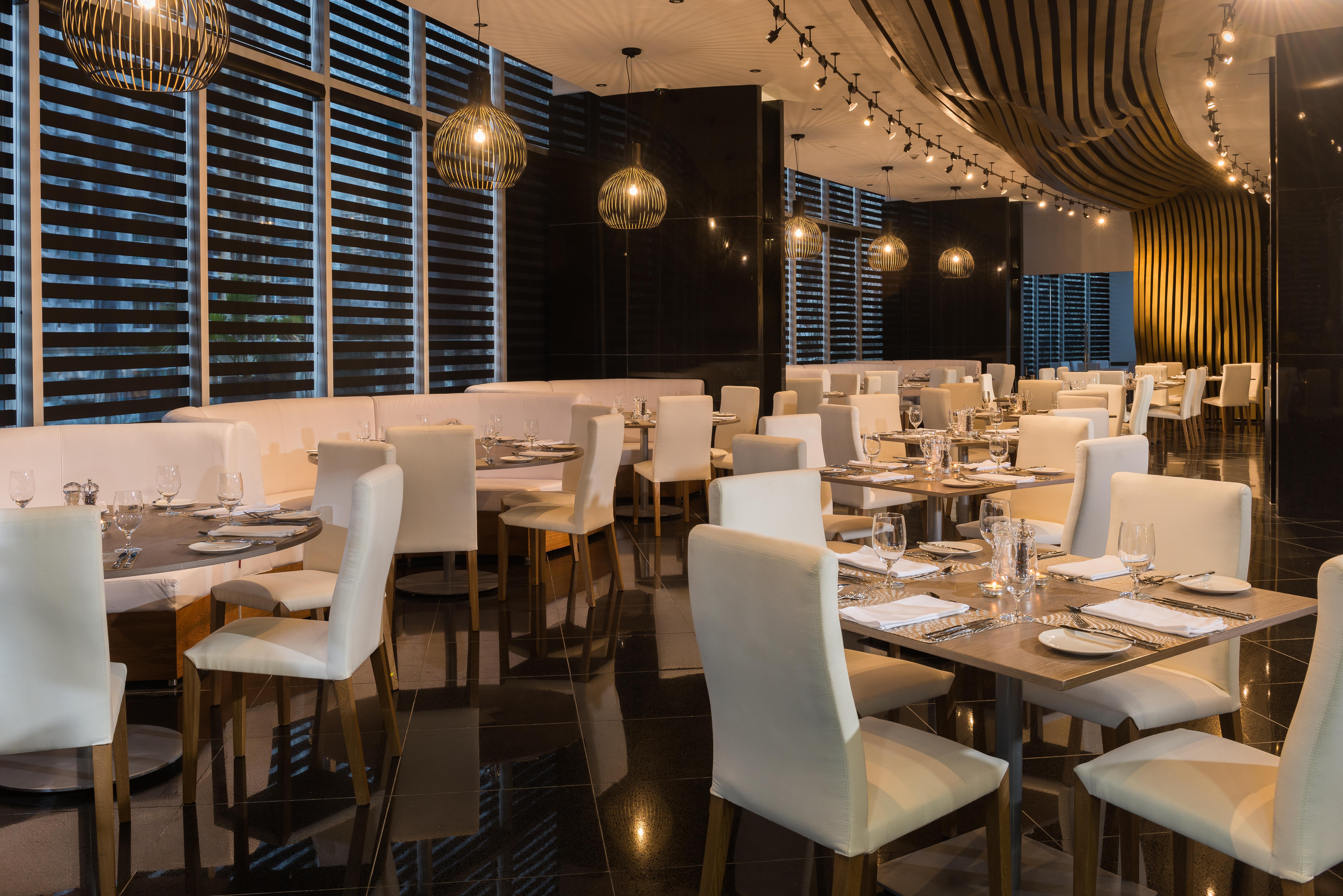 Hotel Las Americas Golden Tower Panama Exterior foto The interior of the restaurant