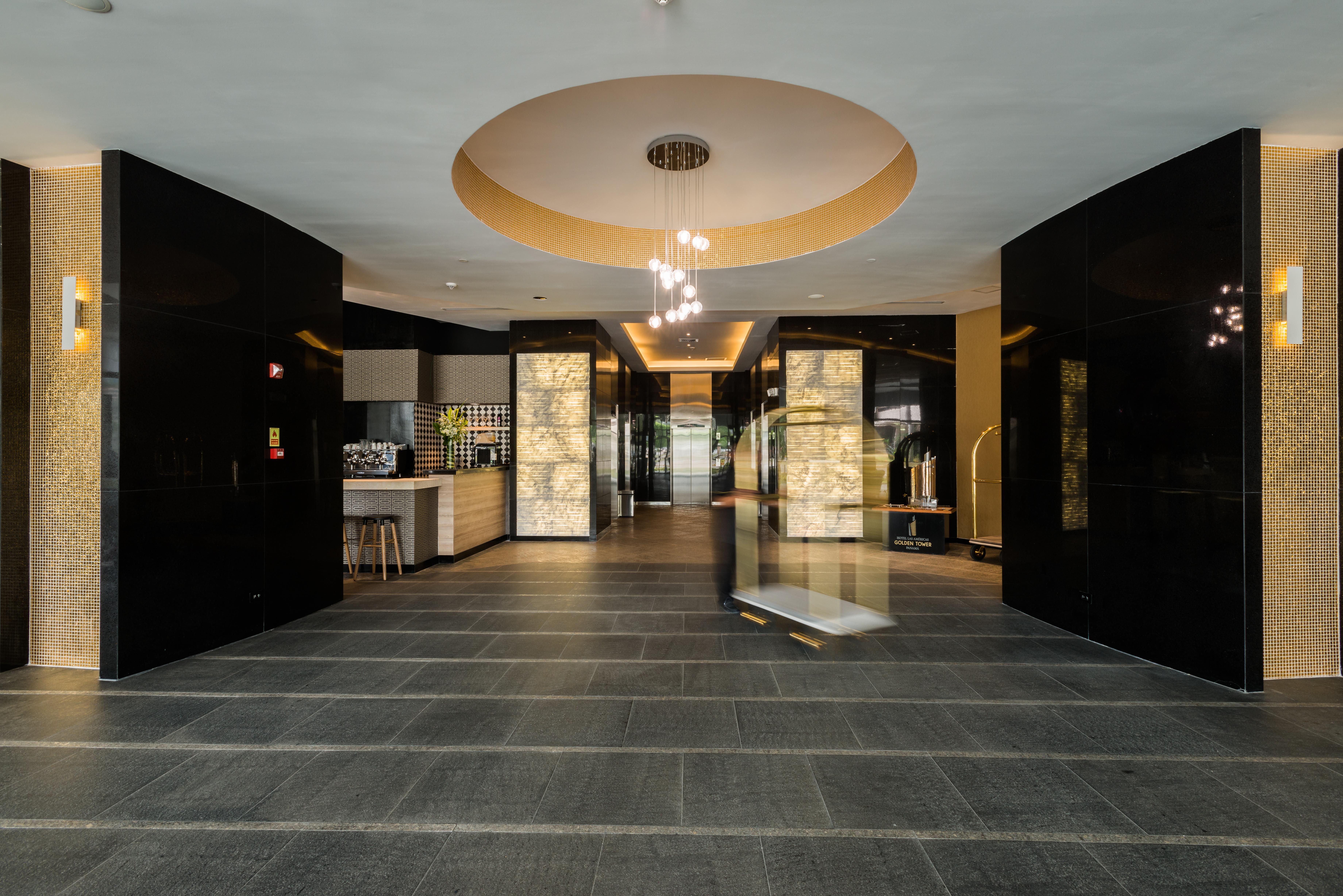 Hotel Las Americas Golden Tower Panama Exterior foto The lobby of the hotel