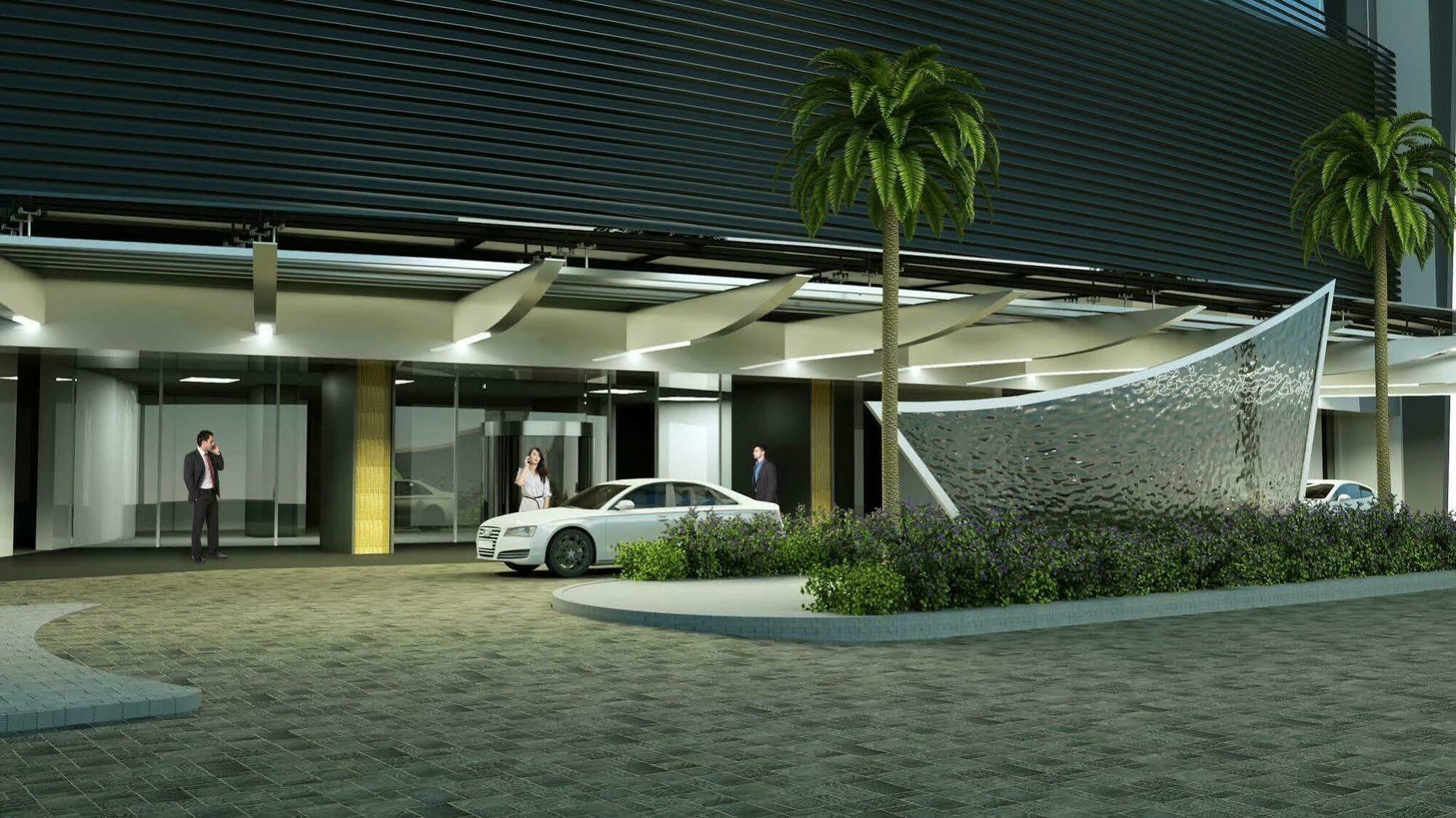 Hotel Las Americas Golden Tower Panama Exterior foto The entrance of the hotel